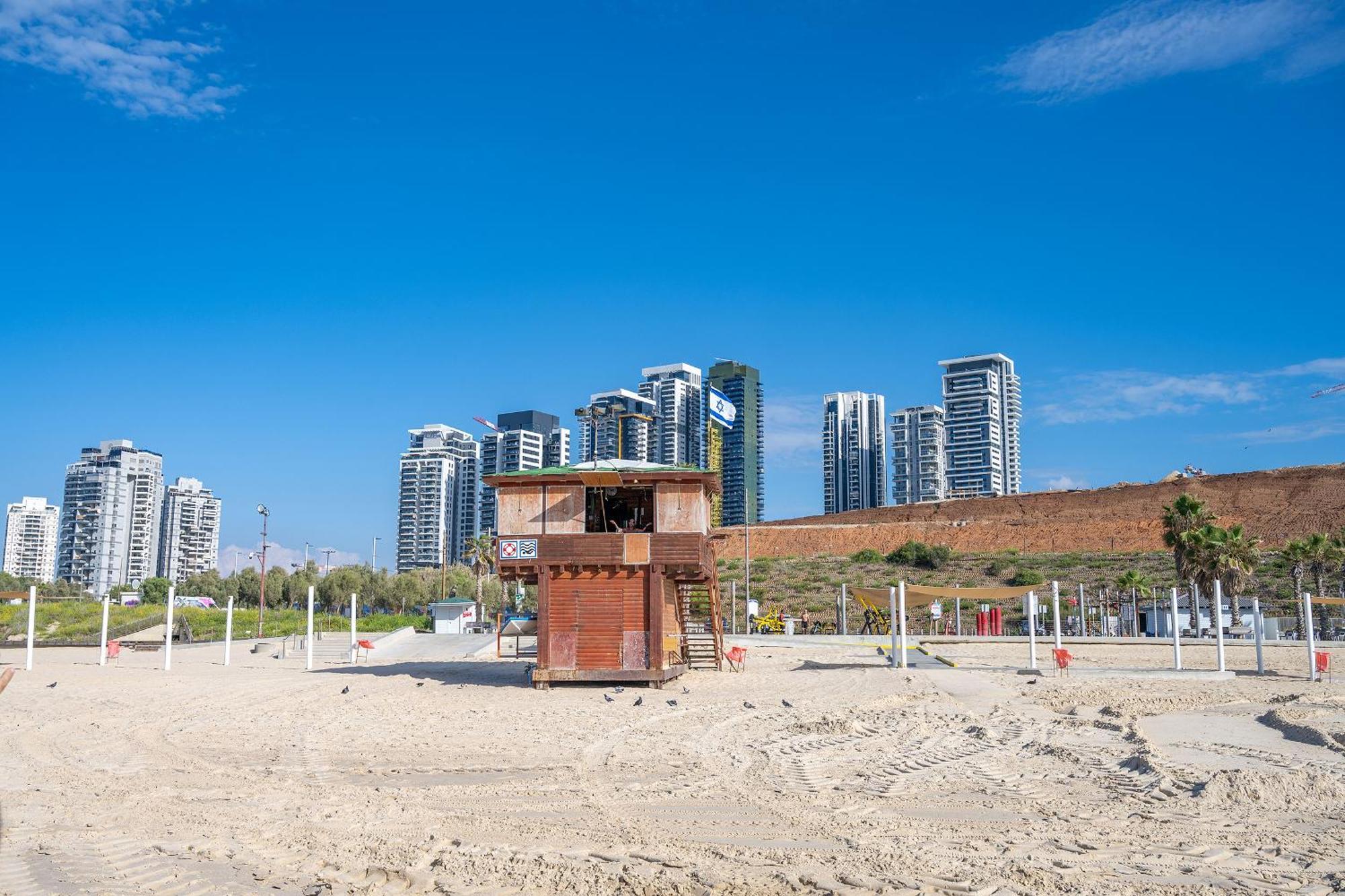 Hi-Yam Seaview Apartments & Suites - יש ממ"ד Bat Yam Buitenkant foto