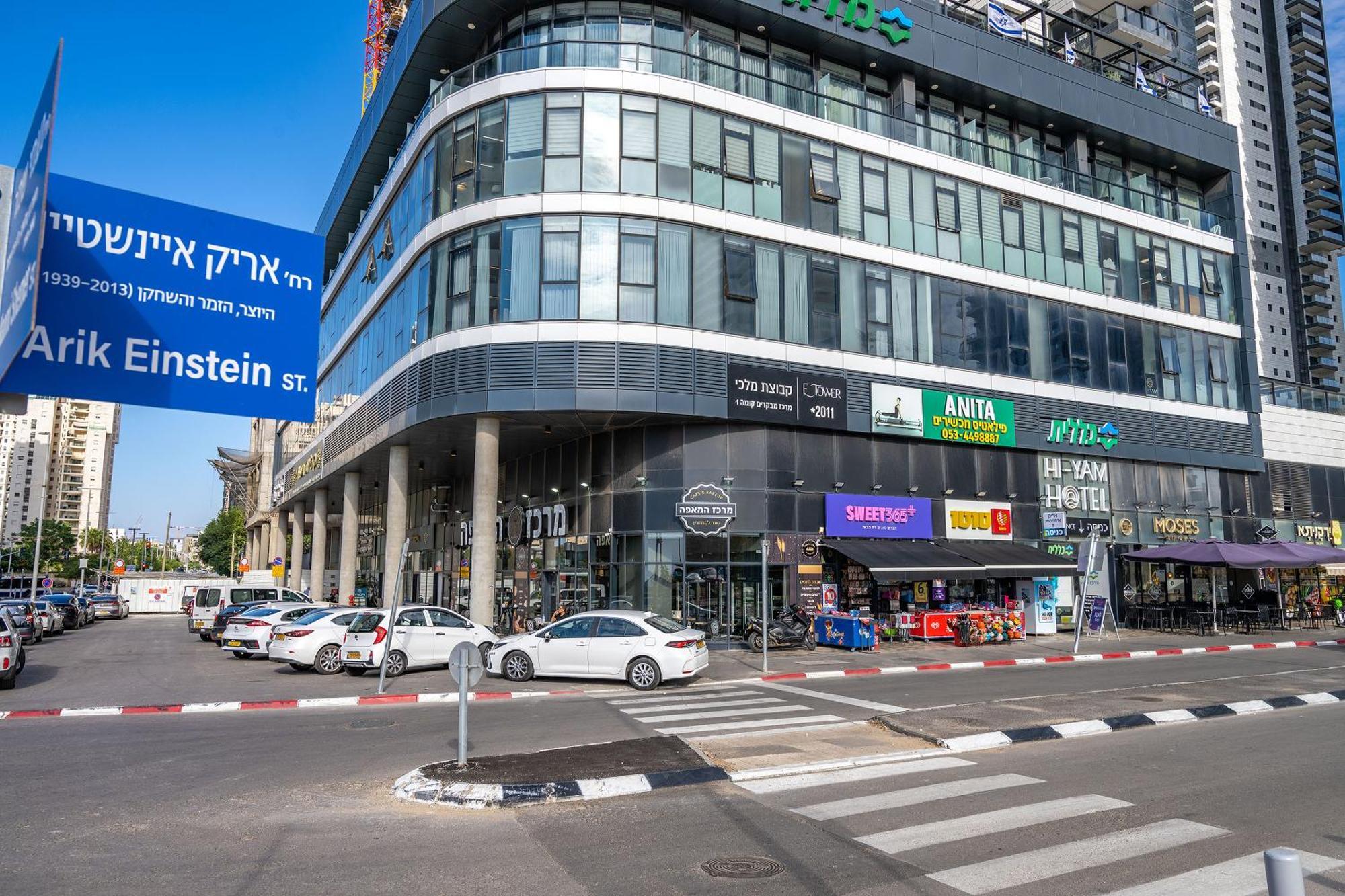 Hi-Yam Seaview Apartments & Suites - יש ממ"ד Bat Yam Buitenkant foto