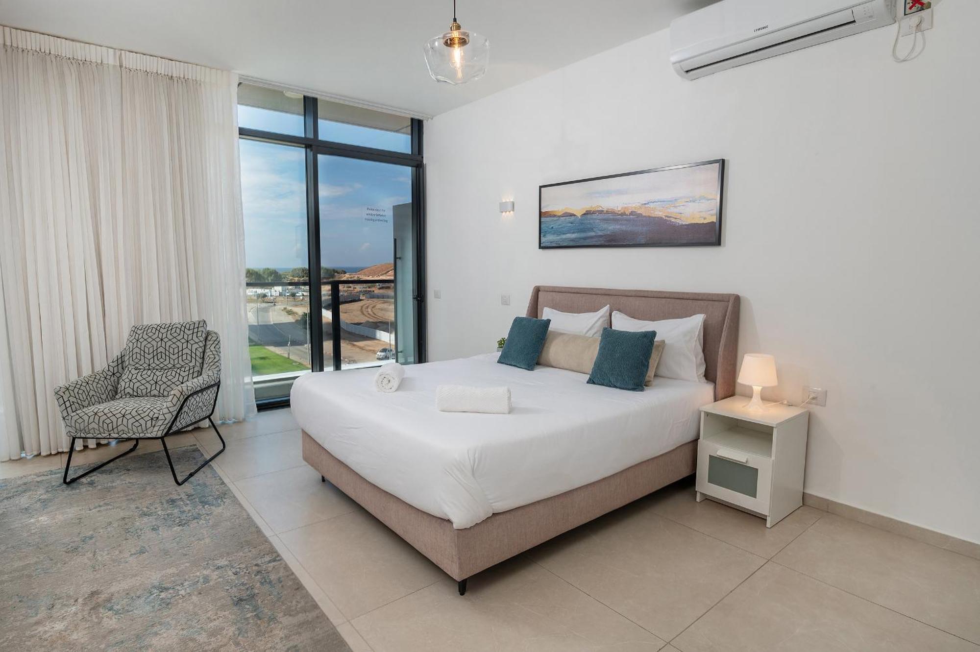 Hi-Yam Seaview Apartments & Suites - יש ממ"ד Bat Yam Buitenkant foto
