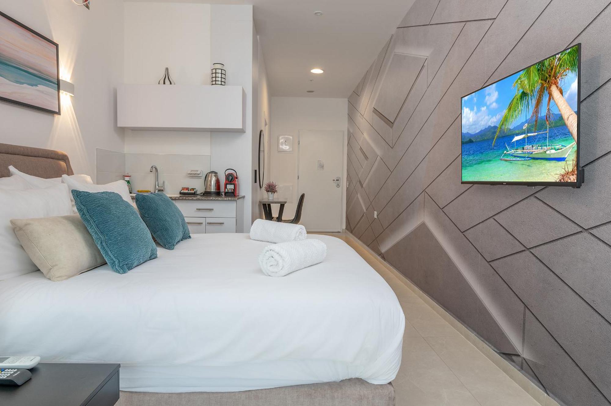 Hi-Yam Seaview Apartments & Suites - יש ממ"ד Bat Yam Buitenkant foto