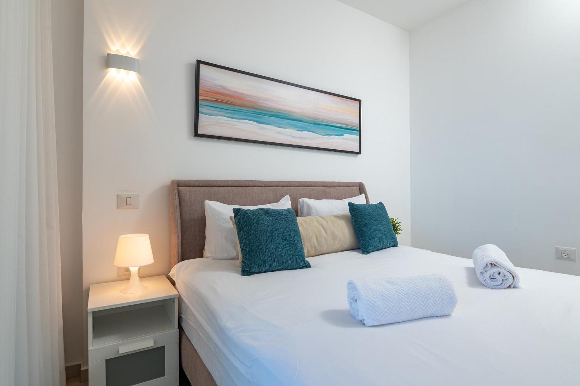 Hi-Yam Seaview Apartments & Suites - יש ממ"ד Bat Yam Kamer foto