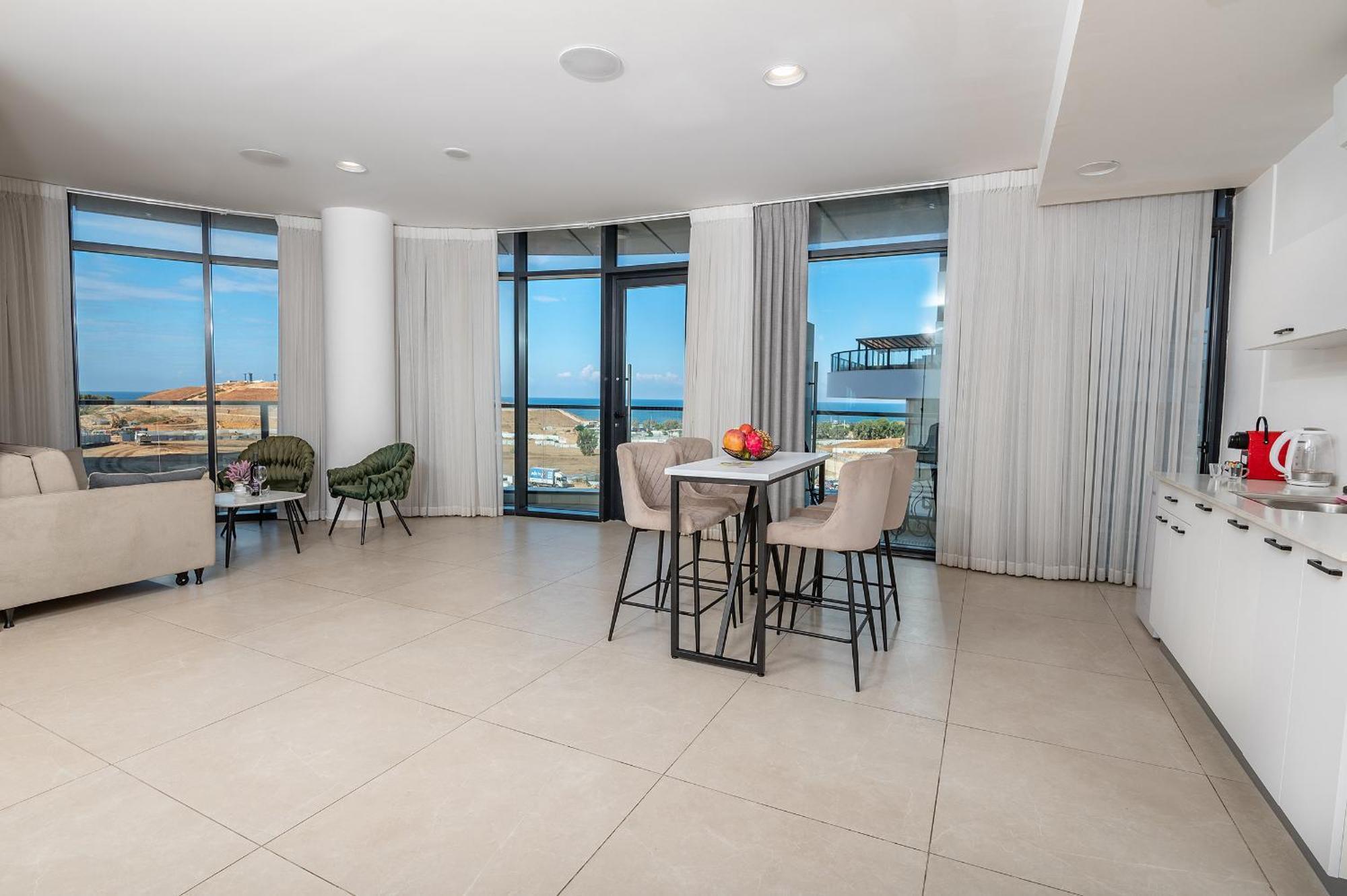Hi-Yam Seaview Apartments & Suites - יש ממ"ד Bat Yam Kamer foto