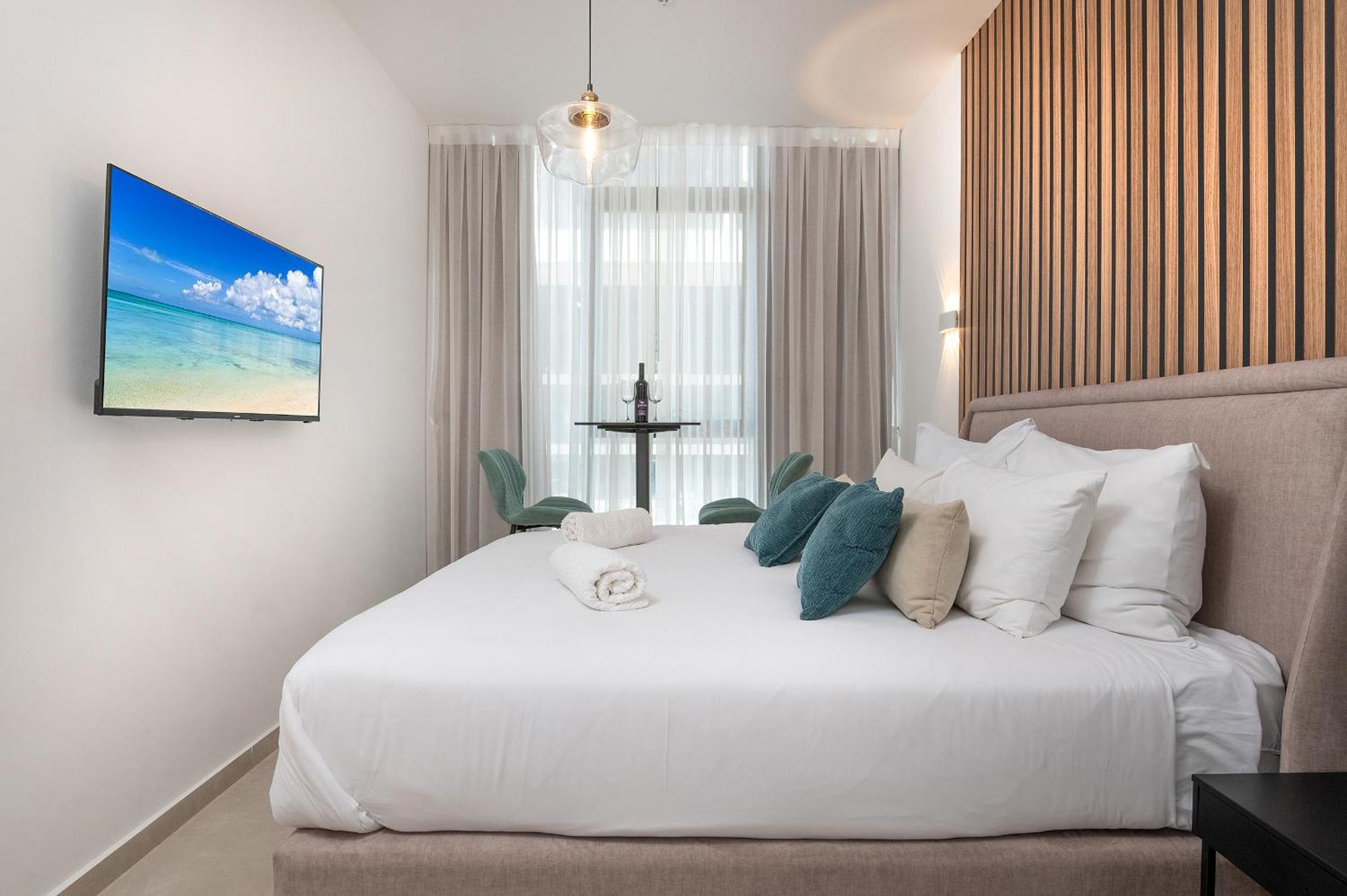Hi-Yam Seaview Apartments & Suites - יש ממ"ד Bat Yam Kamer foto