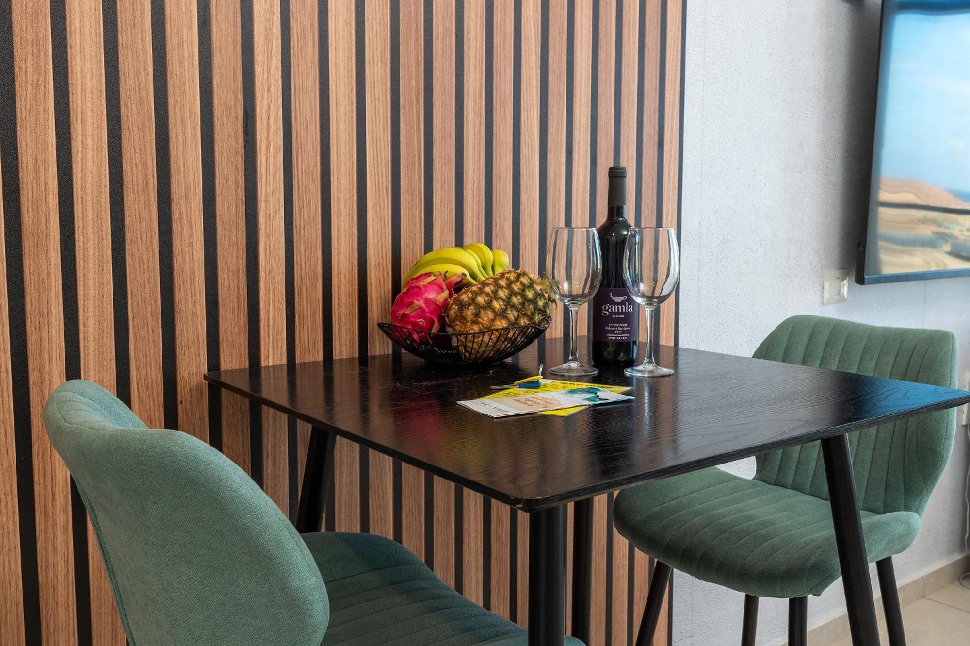 Hi-Yam Seaview Apartments & Suites - יש ממ"ד Bat Yam Kamer foto