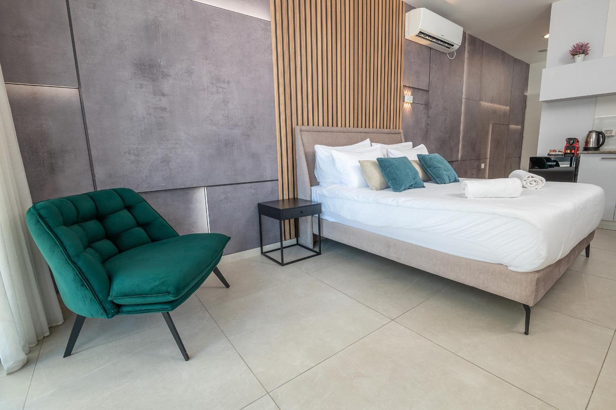 Hi-Yam Seaview Apartments & Suites - יש ממ"ד Bat Yam Kamer foto